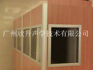 供應同聲傳譯翻譯間