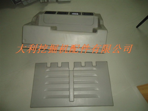 供應(yīng)現(xiàn)代挖掘機(jī)駕駛室內(nèi)飾板