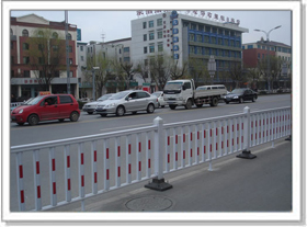 供應PVC道路隔離護欄  安平縣九鼎金屬制品有限公司