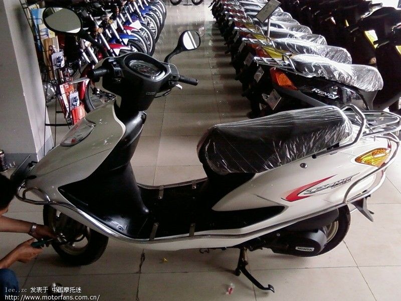 供應五羊本田佳穎125踏板車 五羊本田摩托車 新車報價