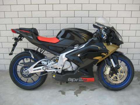 供應(yīng)阿普利亞rs125摩托車