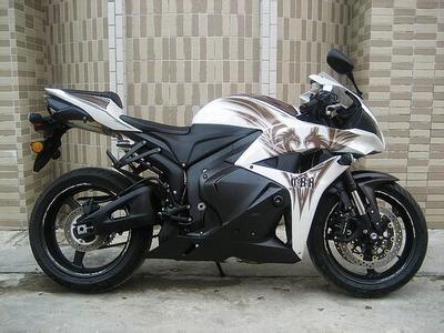 供應(yīng)本田X4-1300摩托車價(jià)格 趴賽摩托車 高賽摩托車 公路賽車 摩托車專賣店 摩托車報(bào)價(jià) 摩托車跑車 摩托車零售店 摩托車經(jīng)銷商