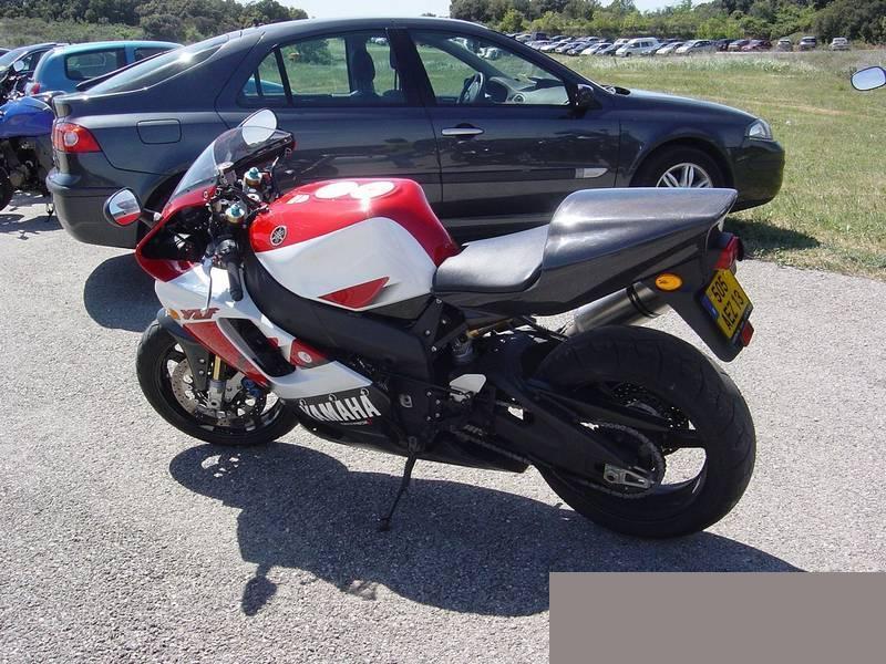 供應(yīng)產(chǎn)品雅馬哈YZF-R7摩托車