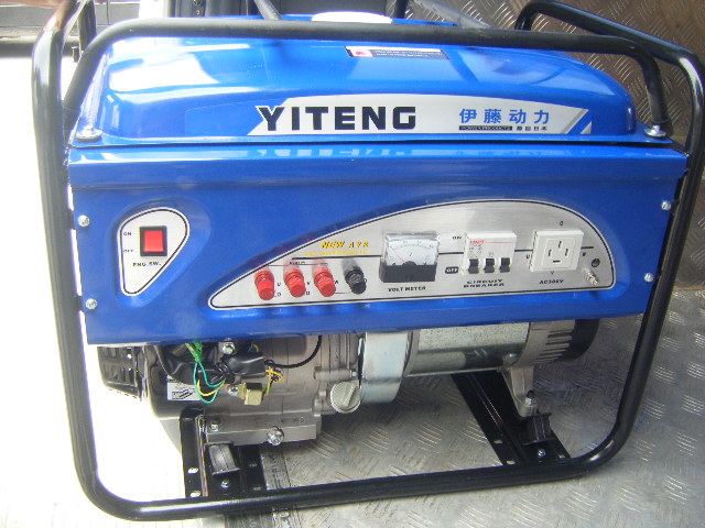 供應(yīng)伊藤動力8kw三相汽油發(fā)電機(jī)