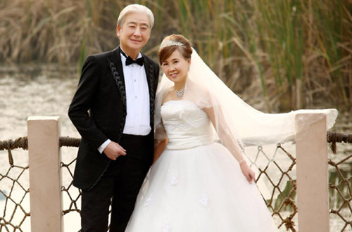 供應(yīng)如何在室內(nèi)拍婚紗照