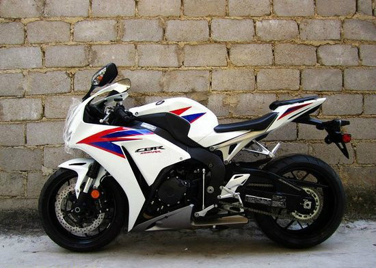 供應本田CBR1000RR摩托車 本田摩托車 雅馬哈摩托車 川崎摩托車 寶馬摩托車 鈴木摩托車