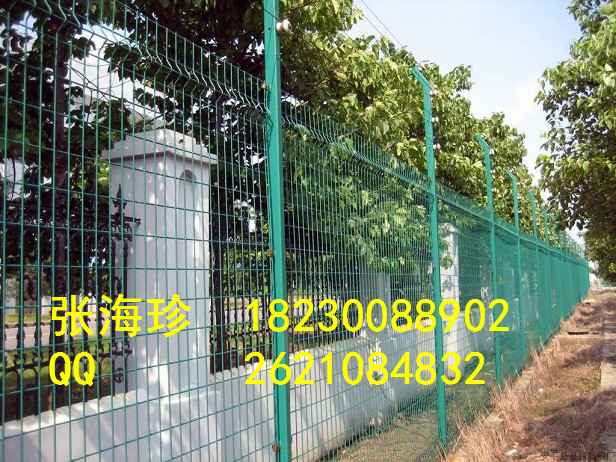 河北偉吉**生產雙邊絲護欄網 防護網 隔離網質量**