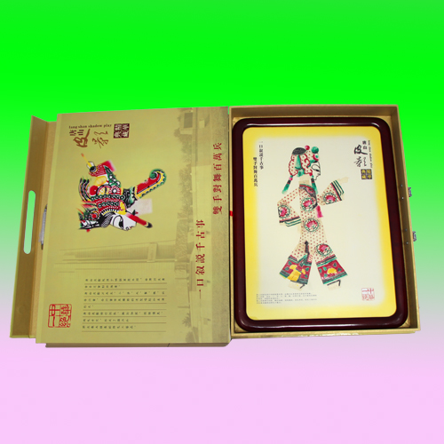 供應大良好中的竇英奎，唐山皮影禮品傳統人物，美國進口硬木圓角框子裝裱掛件