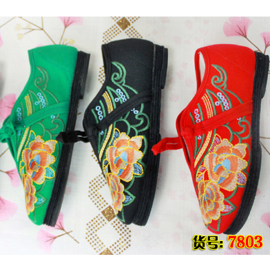供應布底布鞋手工布鞋純棉帆布刺繡布鞋