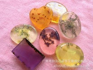 供應從法國進口手工皂，香水等化妝品上海洋山港**的報關公司