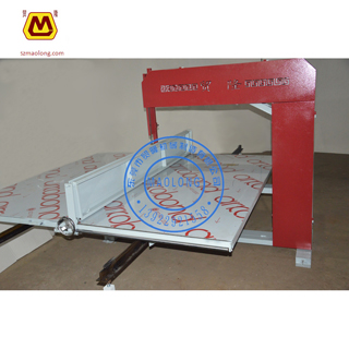 供應(yīng)蘇州貿(mào)隆高**包裝材料直切機