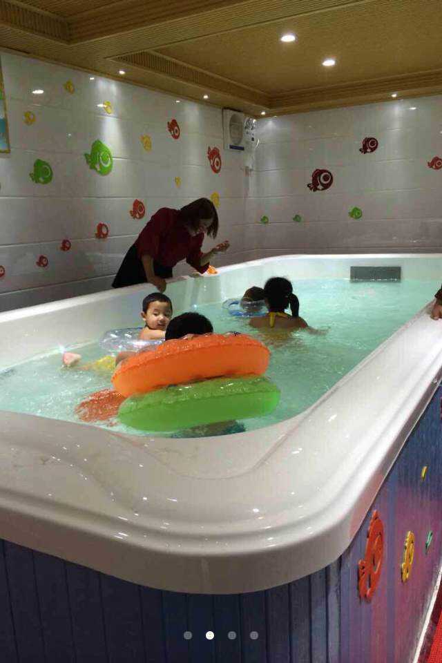 供應陜西嬰幼兒游泳館配套豪華亞克力兒童游泳池嬰兒洗澡盆