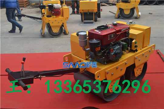 供應輕型及操作簡便的壓路機