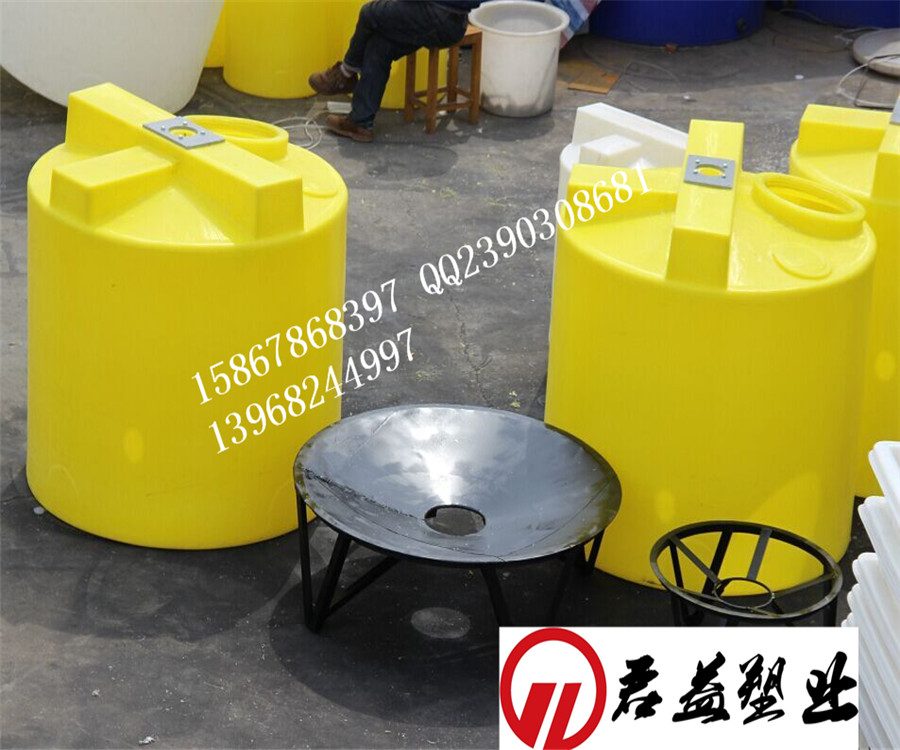 供應臨汾800L圓柱平底加藥桶**