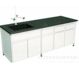 供應實驗室教學家具