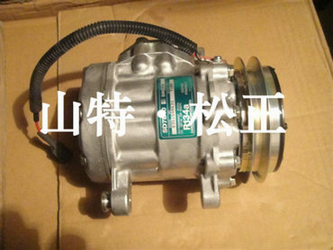 供應小松鼠挖掘機配件PC55MR-2空調壓縮機