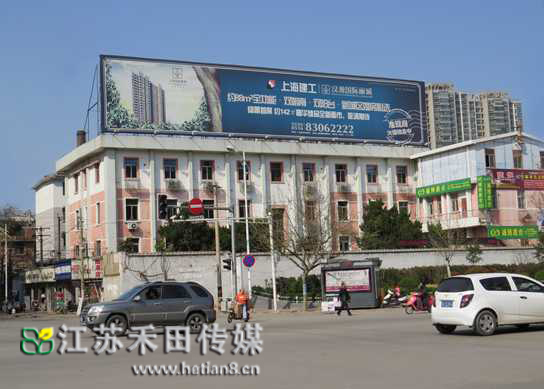 供應*西路大潤發超市對面樓頂三面翻