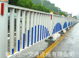 供應(yīng)常州防眩板護(hù)欄，常州防眩板護(hù)欄給