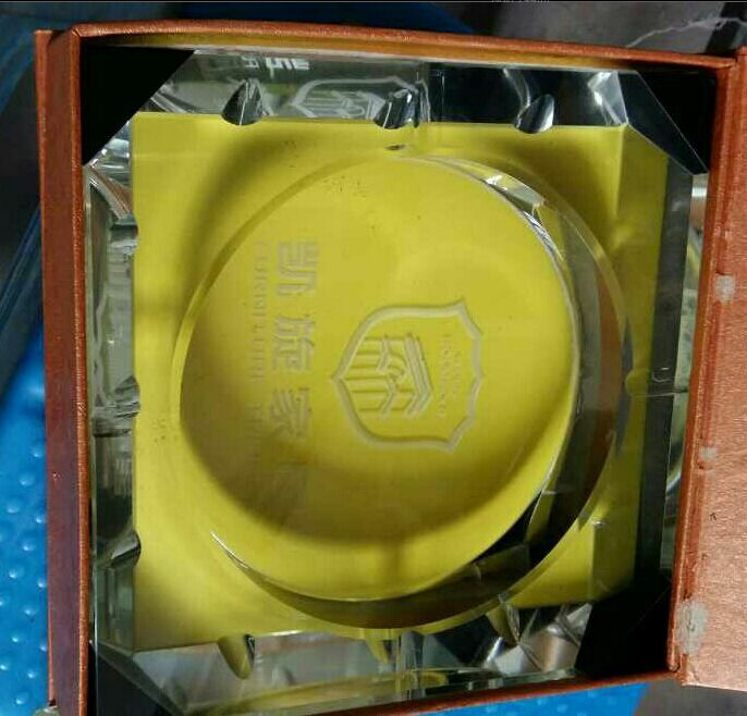 供應洛陽煙灰缸禮品贈品 **大氣水晶煙灰缸定做
