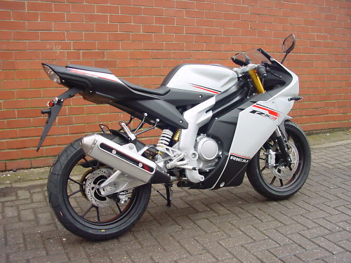 供應雅馬哈YZF-R1報價 摩托車雅馬哈廠家**銷售