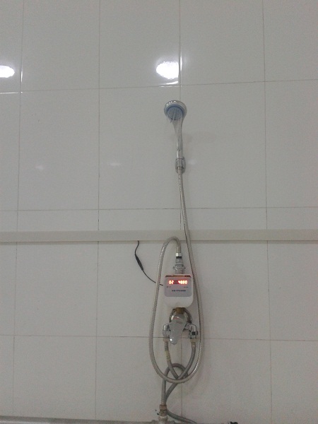 供應北京IC卡淋浴刷卡節水器公寓熱水刷卡計費水控機