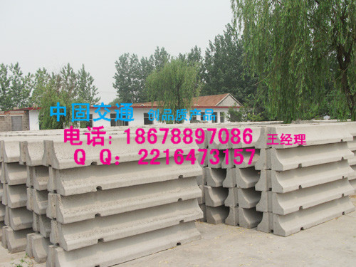 濰坊混凝土隔離墩-18678897086-濰城區(qū)隔離墩價格