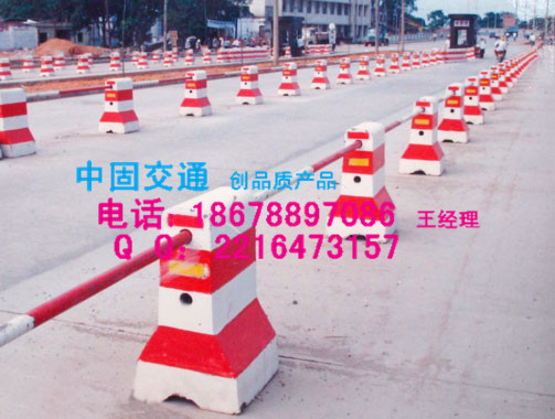 濰坊隔離墩-18678897086-水泥墩廠家