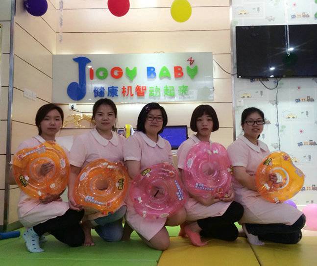 *金智寶貝嬰兒游泳館讓您輕松經營無后顧之憂,嬰兒撫觸,嬰兒游泳館