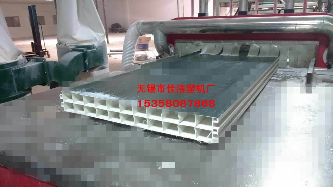 供應(yīng)塑料活動板房中空T型瓦機(jī)械設(shè)備+ASA表層共擠