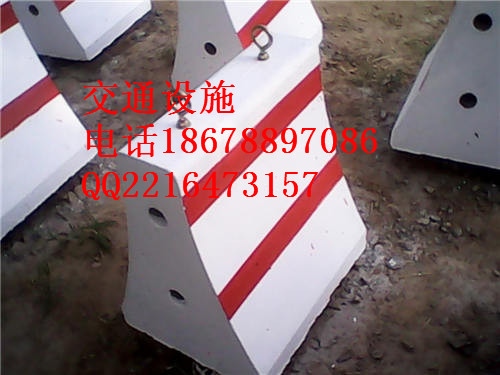 供應泰安JD-1道路水泥隔離墩【?18678897086】