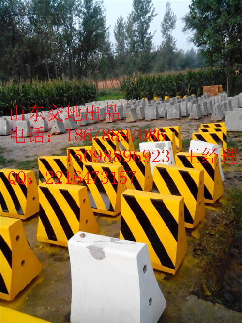 濟(jì)南章丘交通水泥墩*混凝土防撞墩