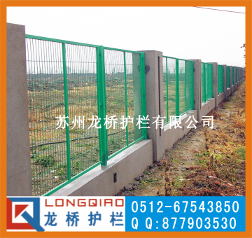 供應(yīng)無(wú)錫企業(yè)圍墻護(hù)欄網(wǎng)/無(wú)錫工廠(chǎng)鋼絲網(wǎng)圍墻圍網(wǎng)/龍橋護(hù)欄**訂制