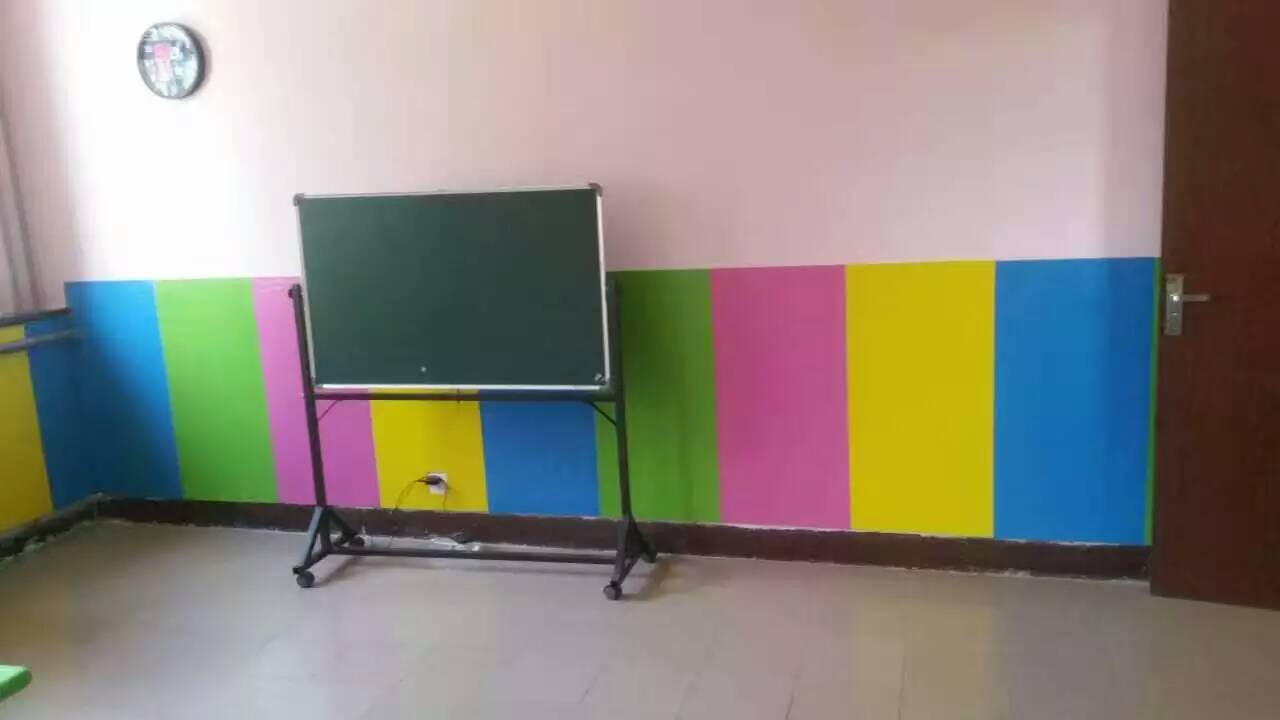 廠家**：環(huán)保**防撞墻貼