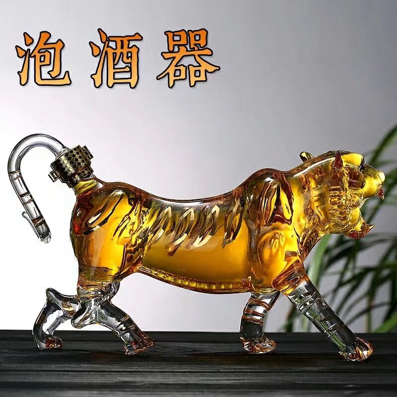 質(zhì)量好的生肖老虎工藝酒瓶泡虎骨酒泡酒器河北巨興玻璃制品廠