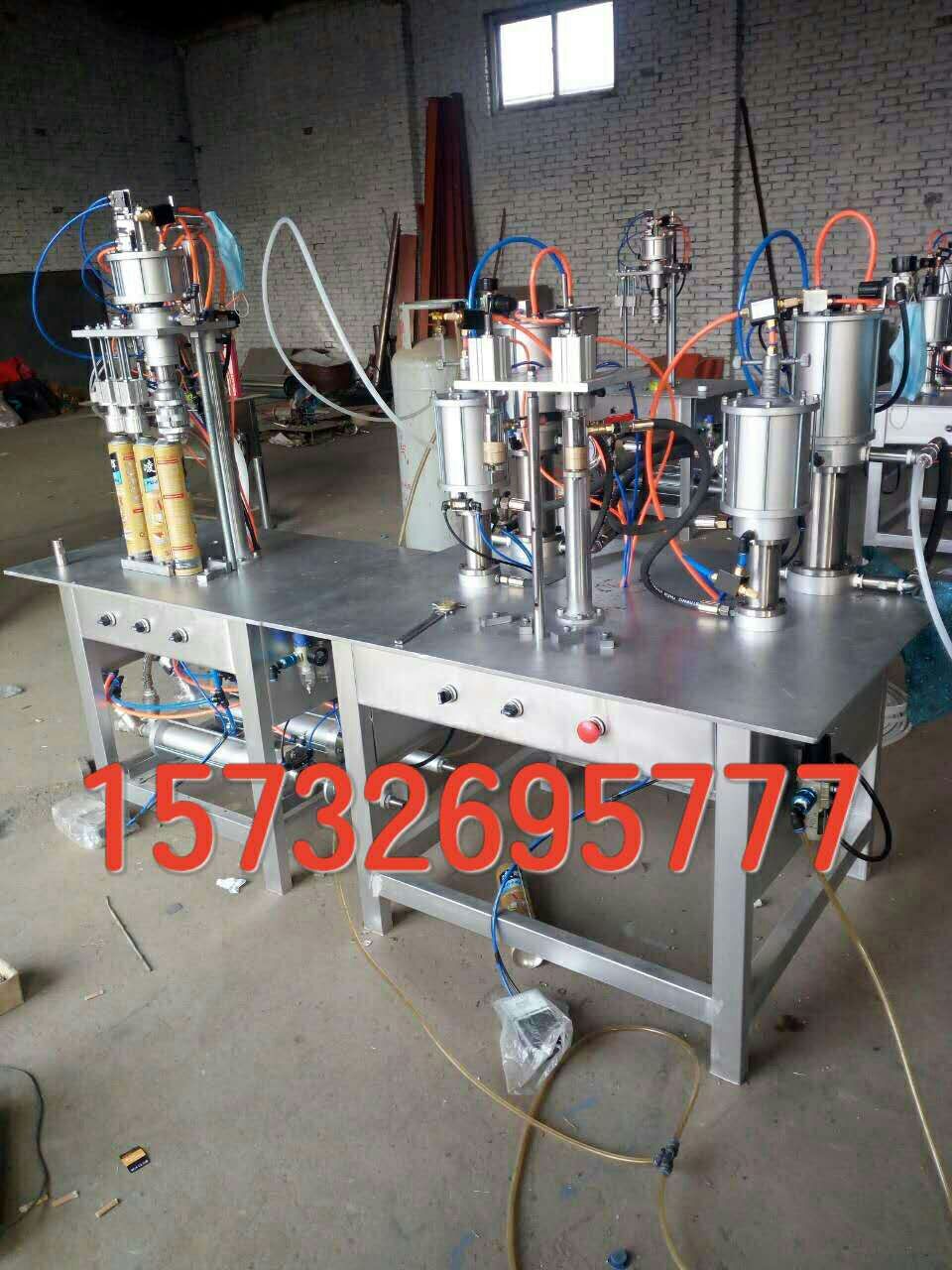 XD-05 小型半自動聚氨酯發泡膠填縫劑灌裝機