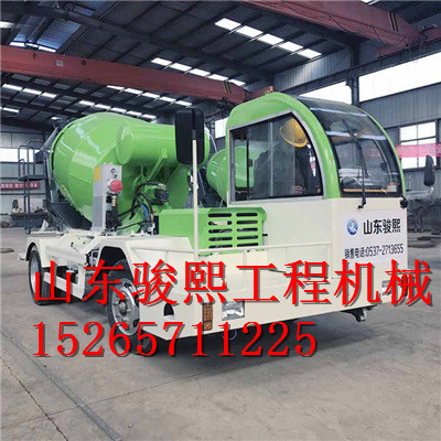 麗江小型混凝土運輸車 自動上料攪拌運輸車廠家**