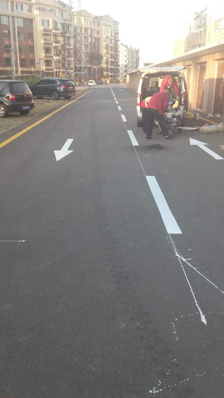 龍華區(qū)道路標線劃線深圳熱熔劃線**施工隊