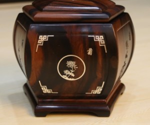 金銀紅木福壽盒貨真價實，哪兒能買到**金銀紅木福壽盒