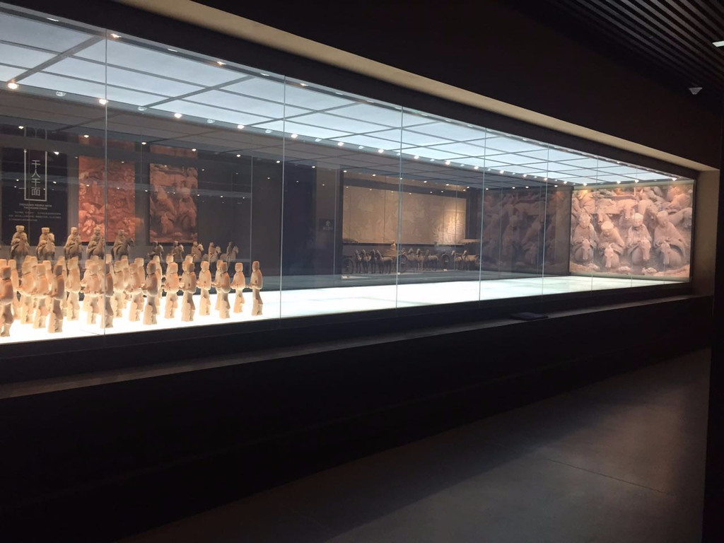 博物館展柜**定制**設計服務博物館展示柜