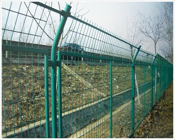 哪有供應好的公路護欄網 平谷公路護欄網