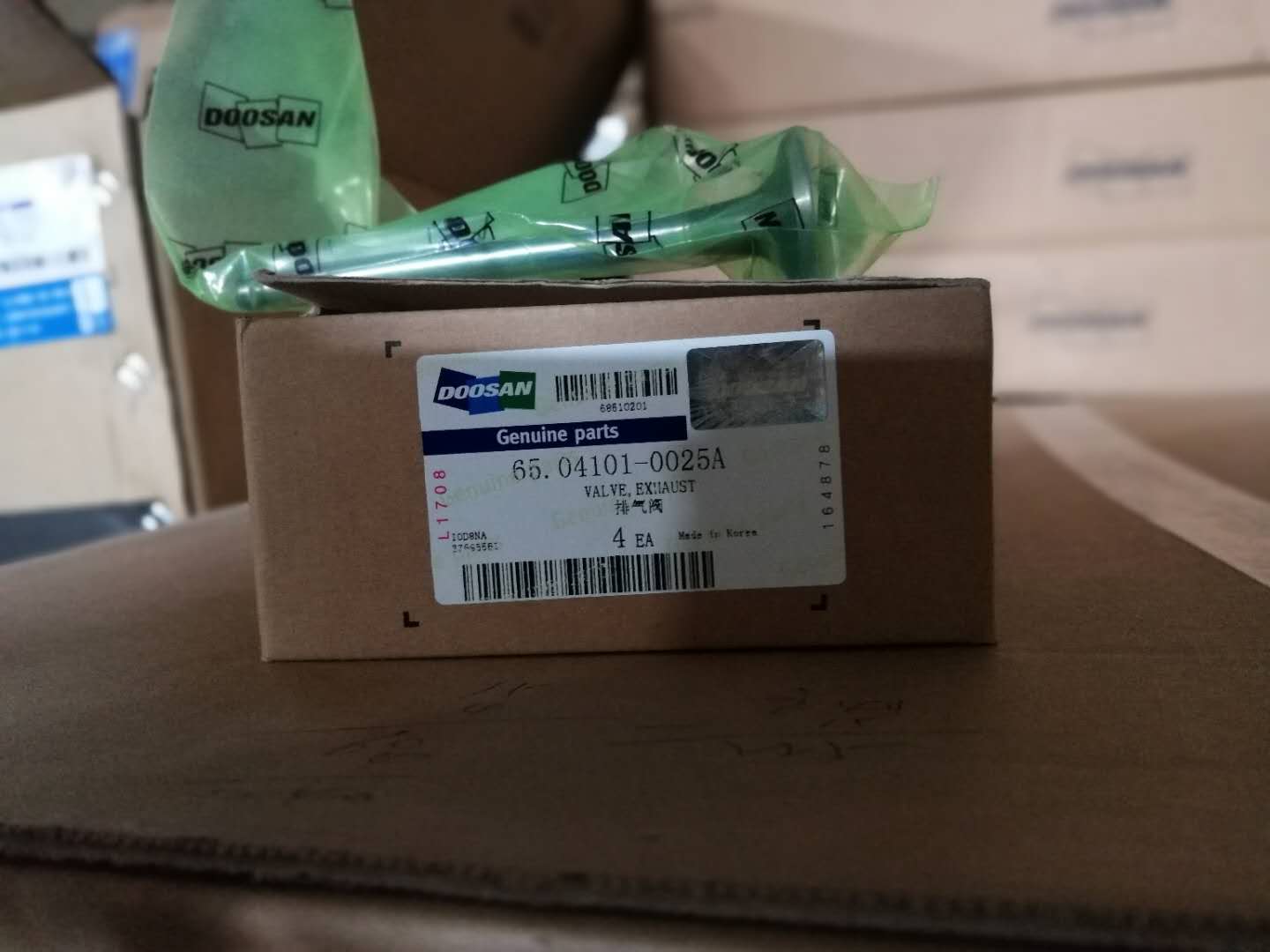 ?煙臺挖掘機配件廠家**百洋機械