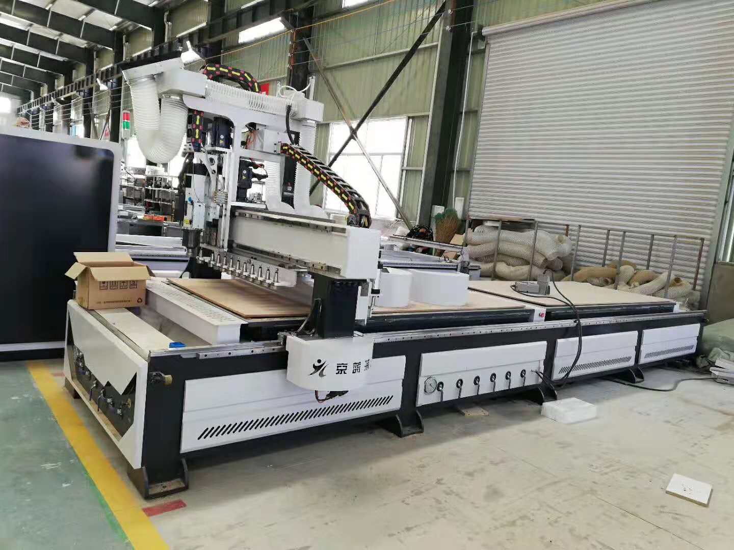 數控木工開料機 直排十二把刀木工加工中心 板式家具生產線設備