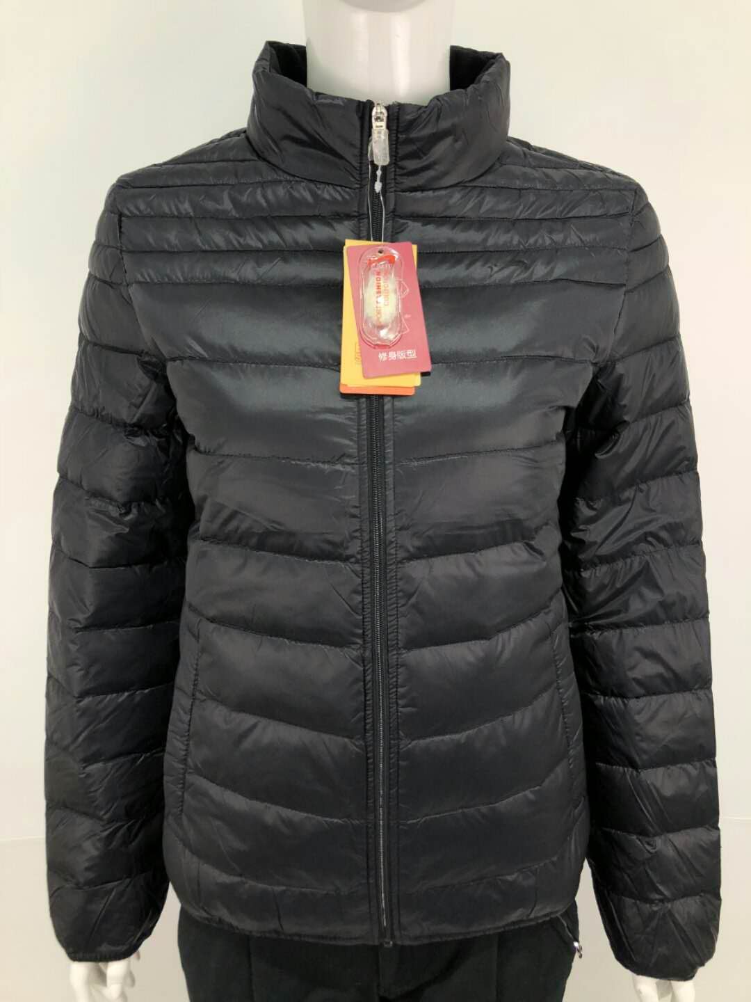 貴人鳥輕薄羽絨服大型超市物賣場**服裝尾貨庫存