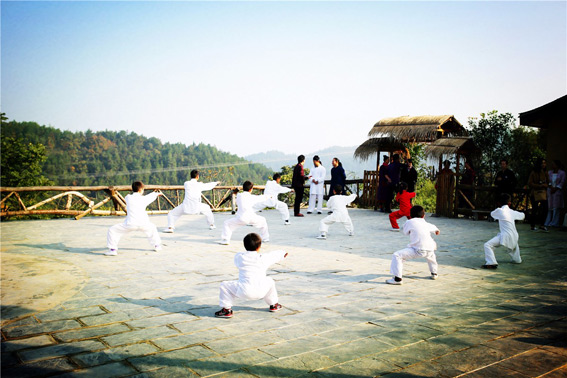 來武當太和別院，接受**武當太較拳*入門教學
