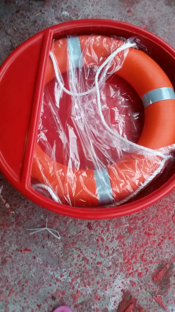 船用玻璃鋼救生圈存放箱廠家
