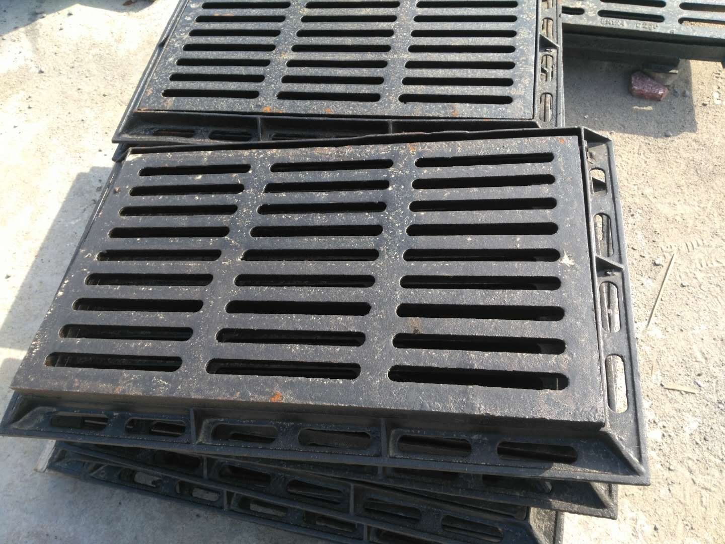 河北省衡水市乾元建材45-75球墨鑄鐵井篦子