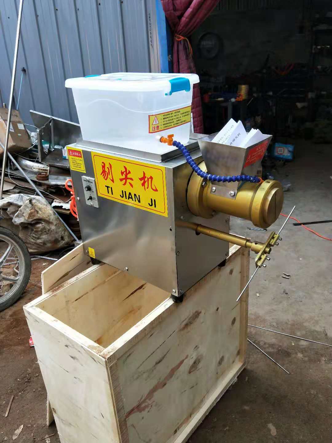 TJ新型仿手工面食剔尖機的操作注意事項 咨詢建賀