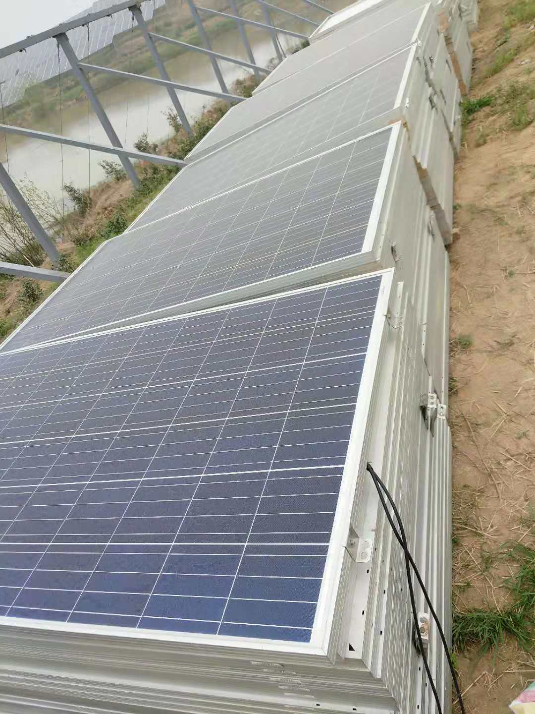 客退光伏板回收-提供上海市口碑好的電站拆卸光伏板組件回收