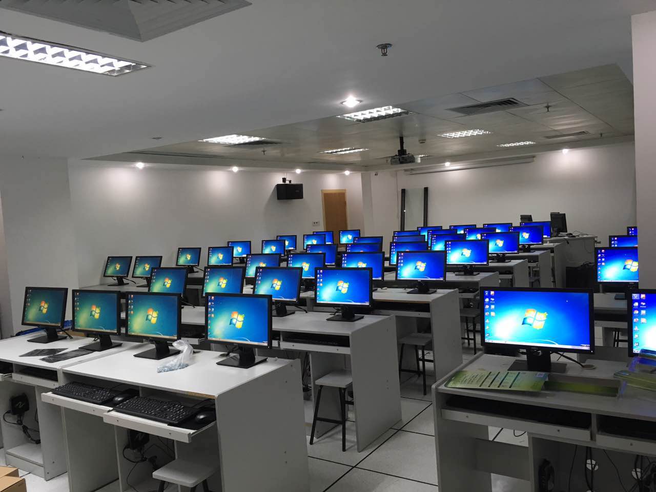 生產線看板指導書電子化顯示云終端桌面虛擬化解決方案