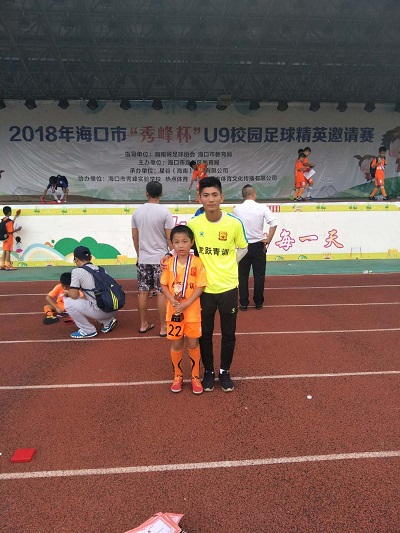 兒童足球培訓費用如何_哪有教足球